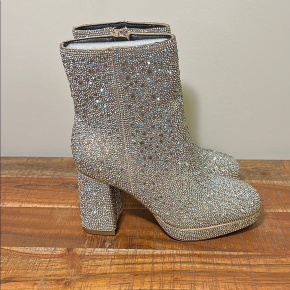 Corkys Shoes - NWOT Silver Heeled Glitter Boots, Women’s 7